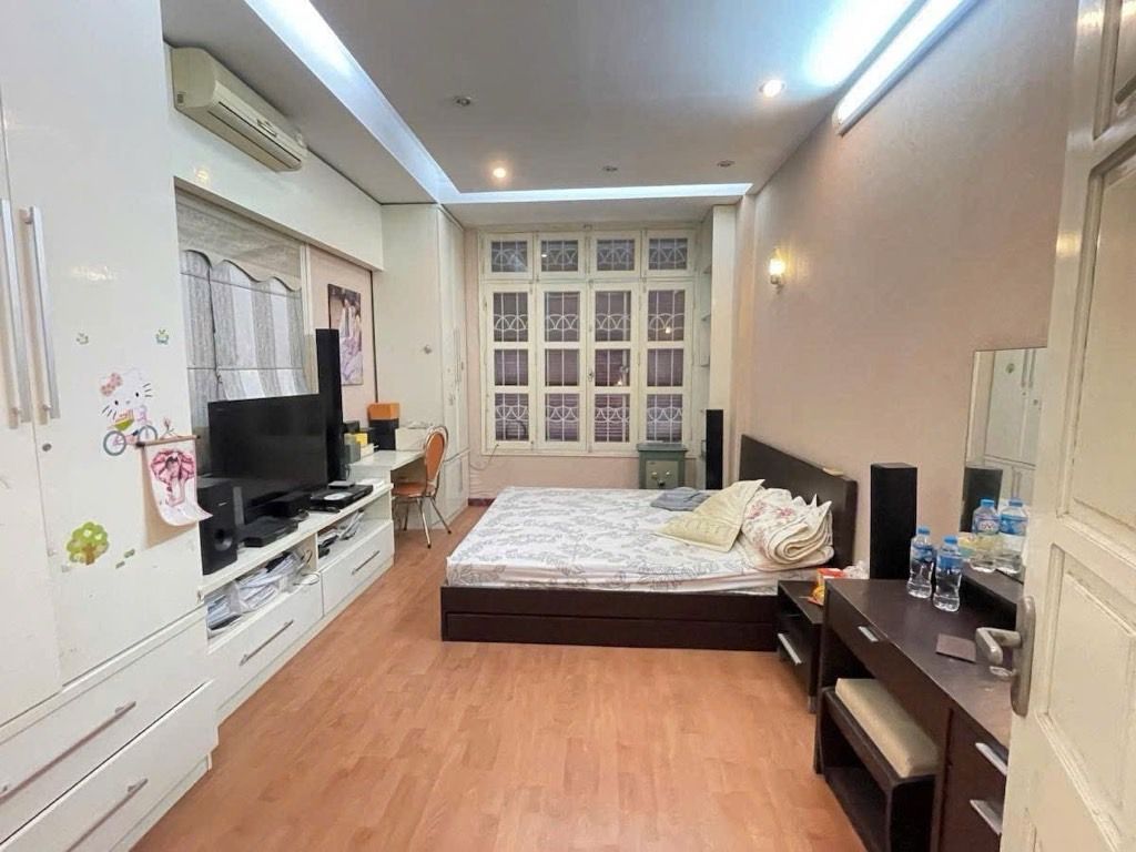 Bán nhà Nguyễn Chí Thanh - diện tích 26,4m2 6 tầng - Lô góc - giá 9,5 tỷ