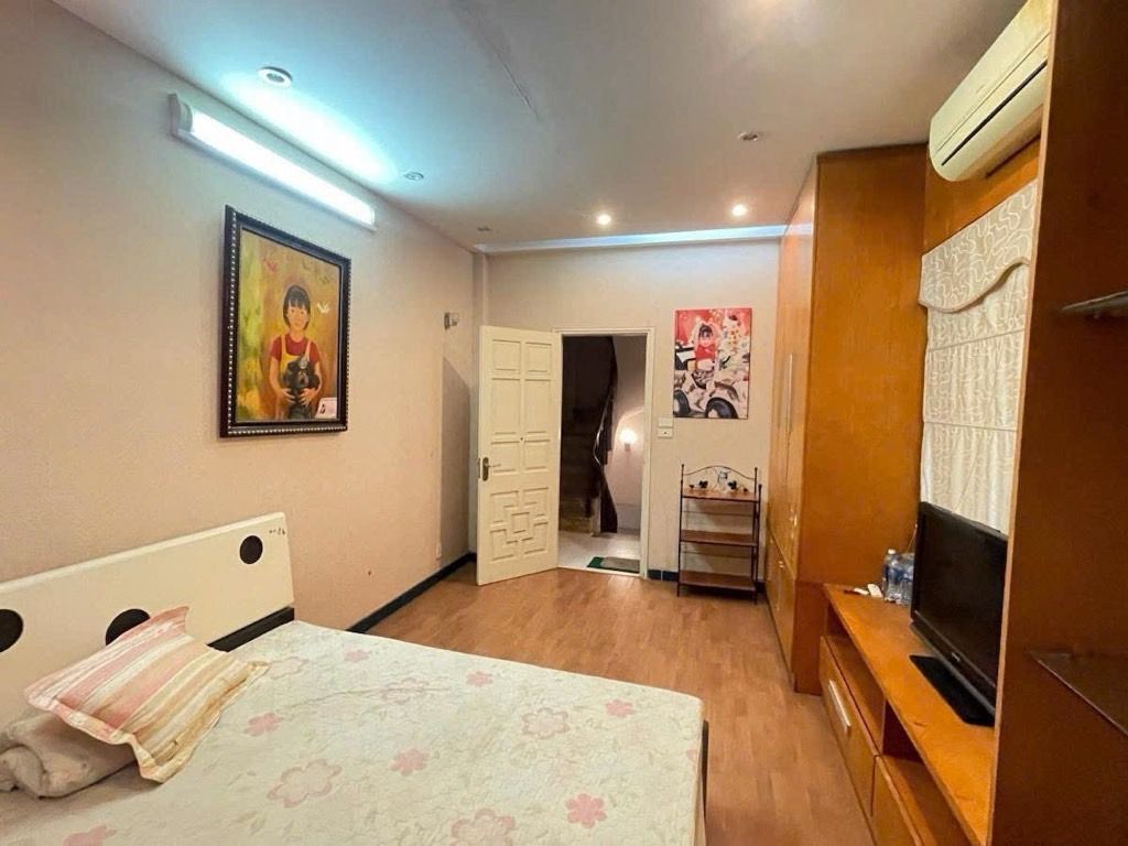 Bán nhà Nguyễn Chí Thanh - diện tích 26,4m2 6 tầng - Lô góc - giá 9,5 tỷ