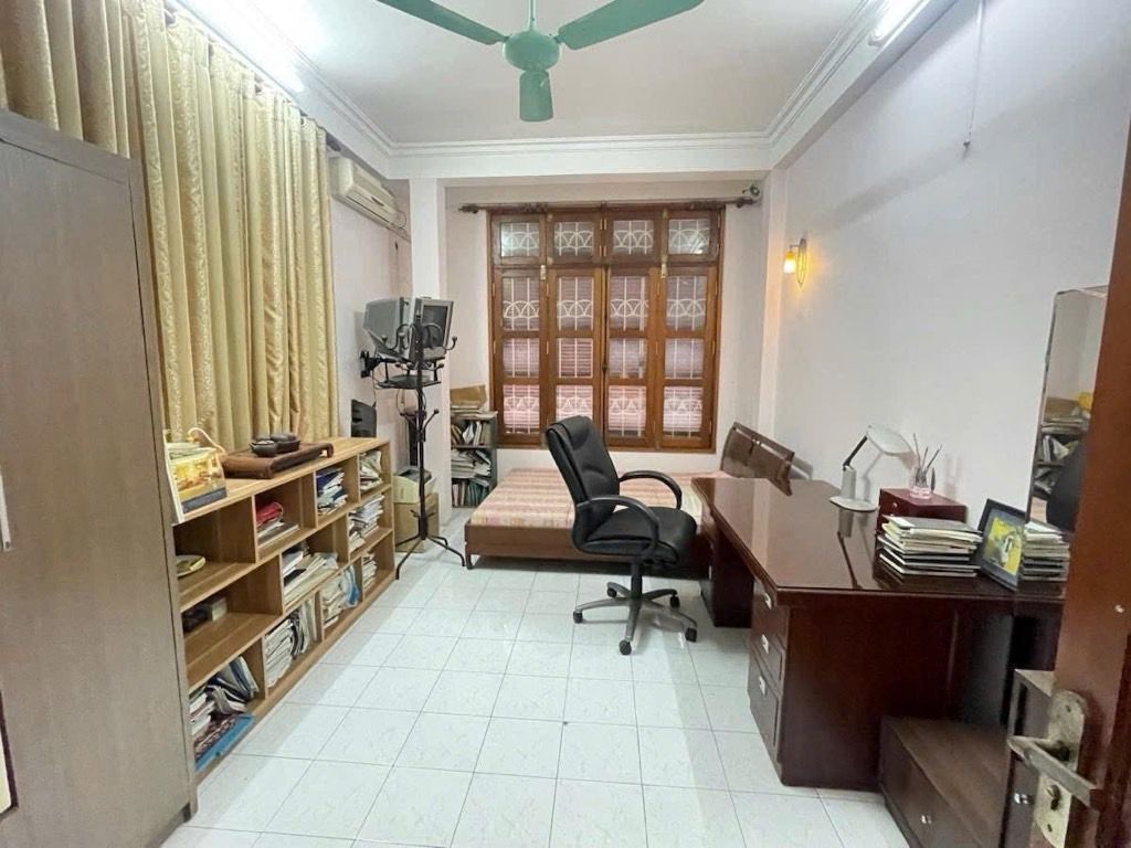 Bán nhà Nguyễn Chí Thanh - diện tích 26,4m2 6 tầng - Lô góc - giá 9,5 tỷ