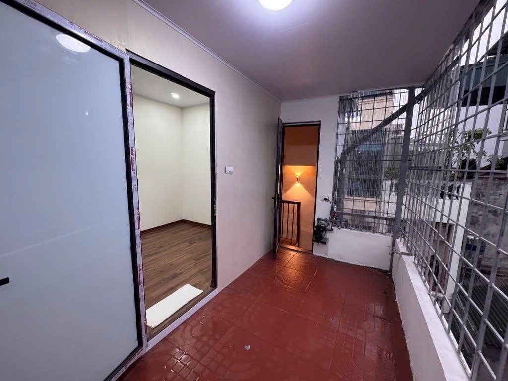 Bán nhà Thanh Nhàn - diện tích 19m2 4 tầng - Lô góc, gần phố - giá 5,6 tỷ