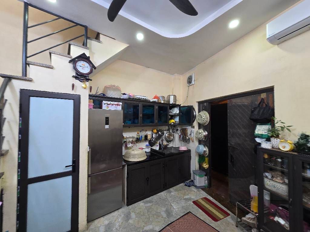 Bán nhà Đê Tô Hoàng - diện tích 16.2m2 4 tầng - Nhà đẹp hiếm có - giá 3,5 tỷ