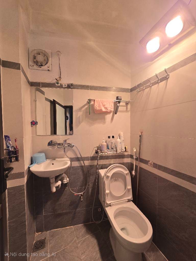 Bán nhà Đê Tô Hoàng - diện tích 16.2m2 4 tầng - Nhà đẹp hiếm có - giá 3,5 tỷ