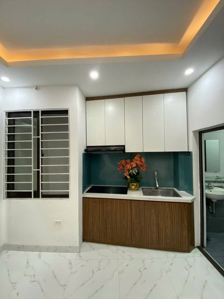 Bán nhà Chợ Khâm Thiên - diện tích 46m2 7 tầng - Căn góc CCMN - giá 2,4 tỷ