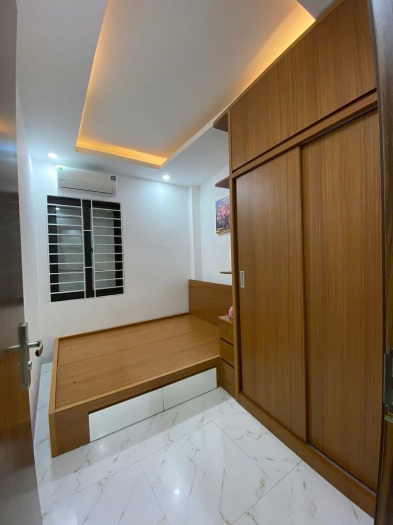 Bán nhà Chợ Khâm Thiên - diện tích 46m2 7 tầng - Căn góc CCMN - giá 2,4 tỷ