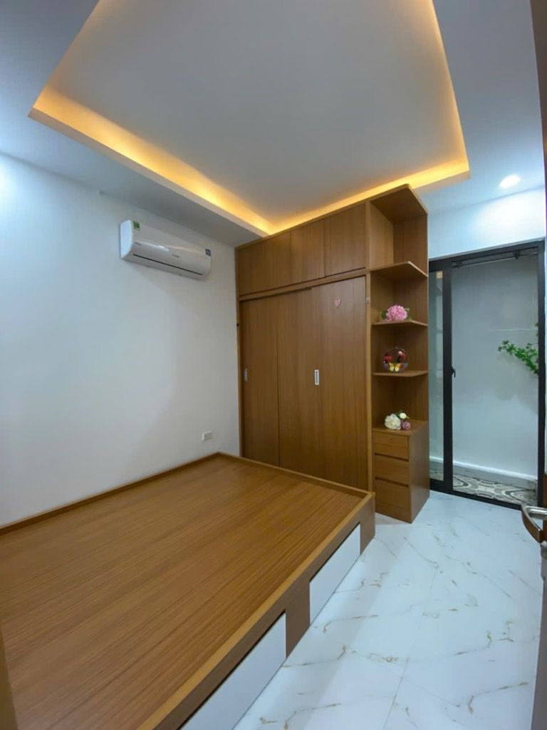 Bán nhà Chợ Khâm Thiên - diện tích 46m2 7 tầng - Căn góc CCMN - giá 2,4 tỷ