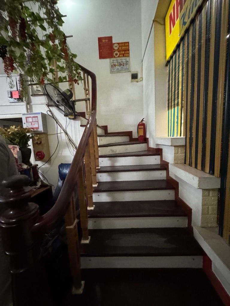 Bán nhà Ngọc Hồi - diện tích 49,7m2 5 tầng - Ô tô vào nhà - giá 15,3 tỷ