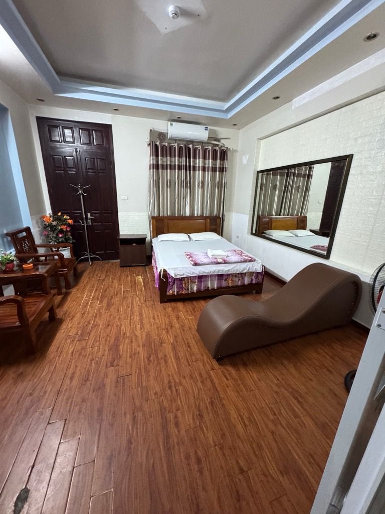 Bán nhà Ngọc Hồi - diện tích 49,7m2 5 tầng - Ô tô vào nhà - giá 15,3 tỷ