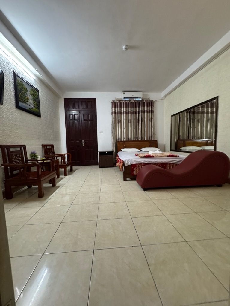 Bán nhà Ngọc Hồi - diện tích 49,7m2 5 tầng - Ô tô vào nhà - giá 15,3 tỷ