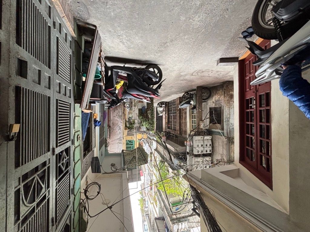 Bán nhà ngõ Đại Đồng - diện tích 68.8m2 2 tầng - Đất đẹp trung tâm Đống Đa - giá 11 tỷ