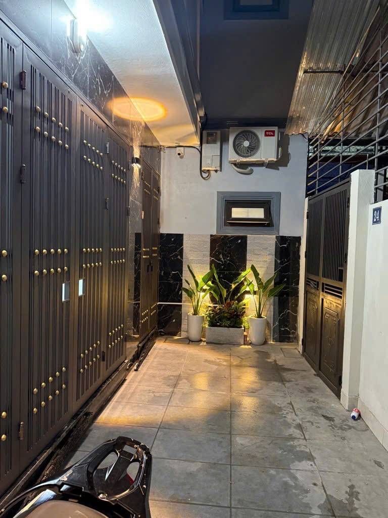 Bán nhà Hồng Mai - diện tích 50.5m2 5 tầng - Lô góc 3 mặt thoáng - giá 15,4 tỷ