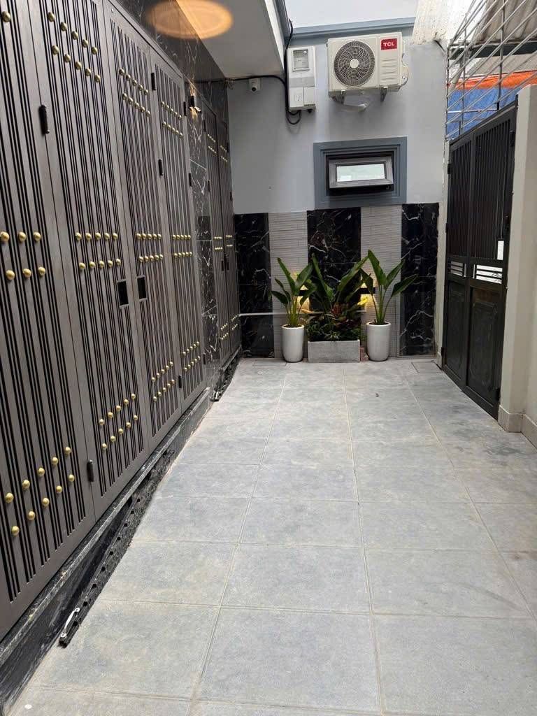 Bán nhà Hồng Mai - diện tích 50.5m2 5 tầng - Lô góc 3 mặt thoáng - giá 15,4 tỷ