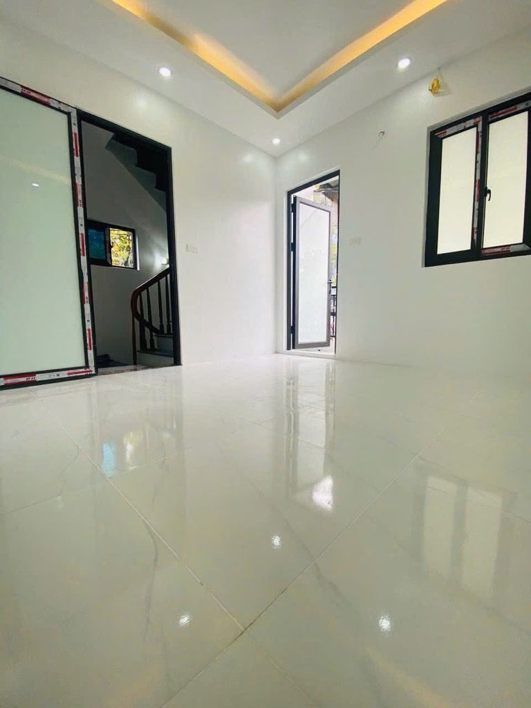 Bán nhà Tân Khai - diện tích 25m2 3 tầng - ô tô đỗ cửa - giá 2,6 tỷ