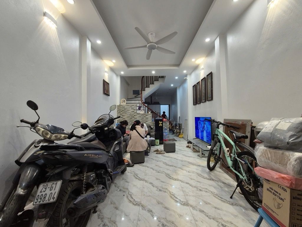 Bán nhà Định Công Hạ - diện tích 52.5m2 3 tầng - Nhà mặt ngõ thông, giá 4,8 tỷ