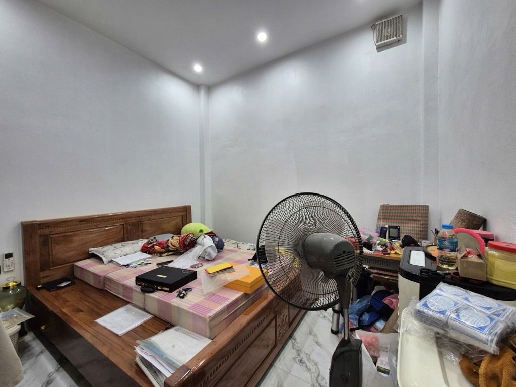 Bán nhà Định Công Hạ - diện tích 52.5m2 3 tầng - Nhà mặt ngõ thông, giá 4,8 tỷ