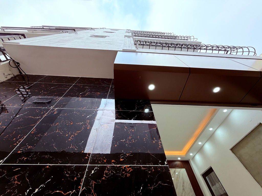 Bán nhà Thuý Lĩnh - diện tích 30m2 5 tầng - Lô góc - giá 5,98 tỷ