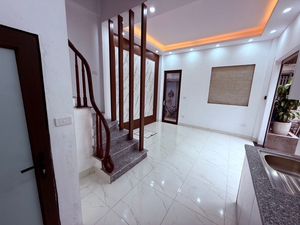 Bán nhà Thuý Lĩnh - diện tích 30m2 5 tầng - Lô góc - giá 5,98 tỷ