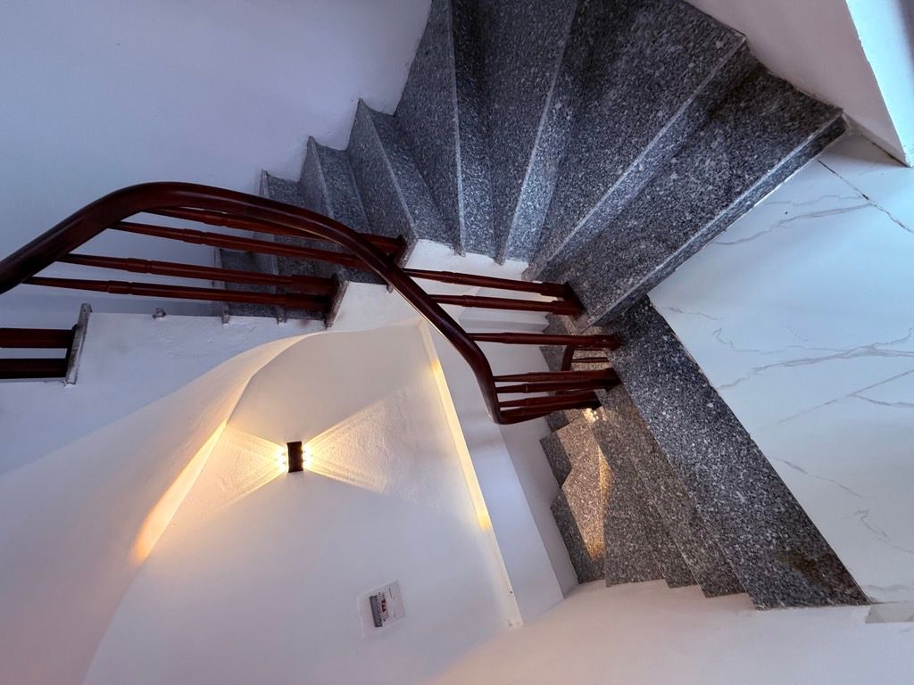 Bán nhà Thuý Lĩnh - diện tích 30m2 5 tầng - Lô góc - giá 5,98 tỷ