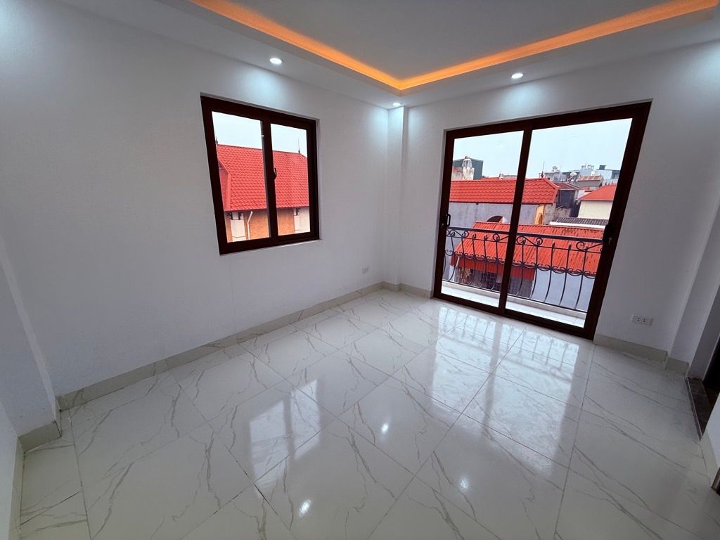 Bán nhà Thuý Lĩnh - diện tích 30m2 5 tầng - Lô góc - giá 5,98 tỷ