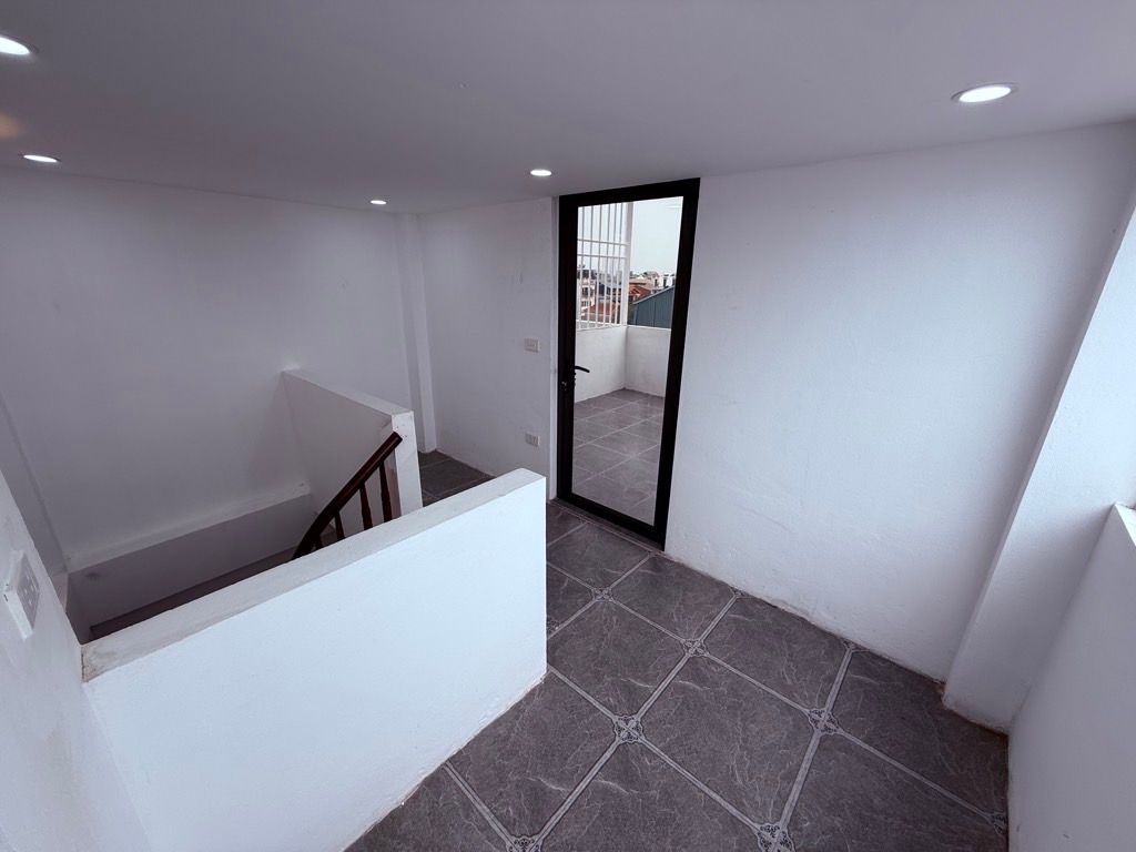 Bán nhà Thuý Lĩnh - diện tích 30m2 5 tầng - Lô góc - giá 5,98 tỷ