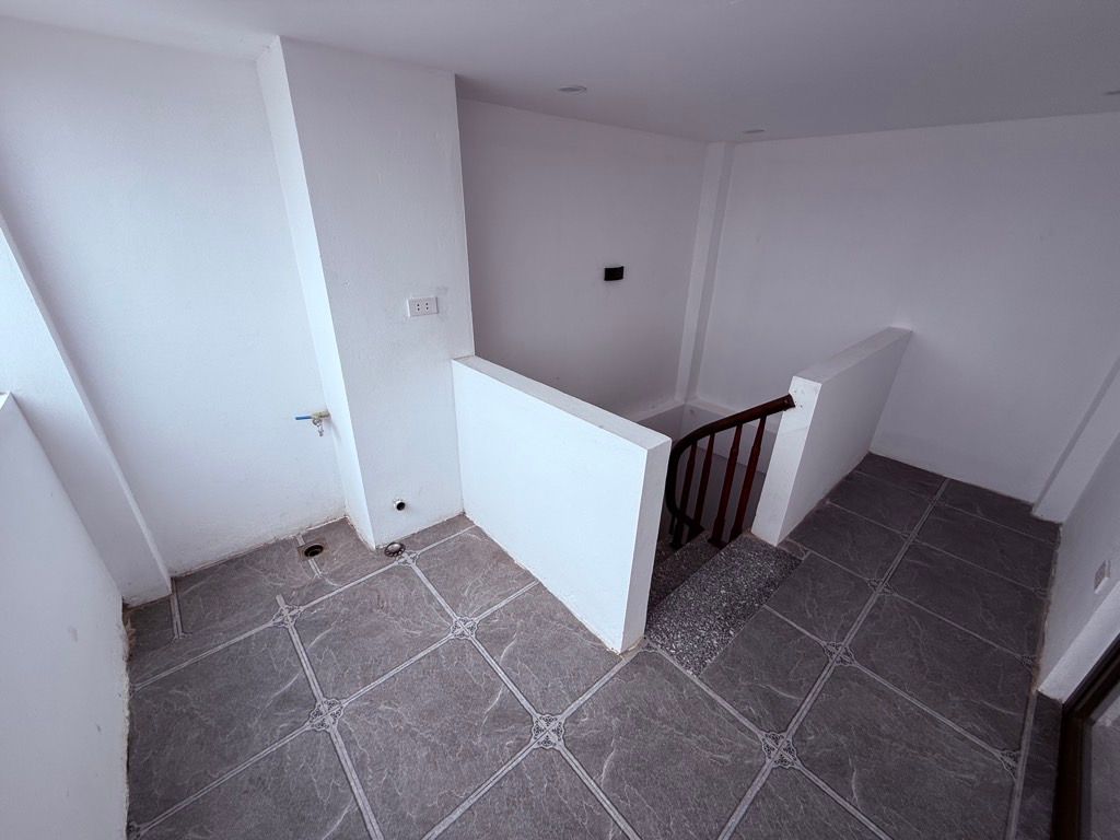 Bán nhà Thuý Lĩnh - diện tích 30m2 5 tầng - Lô góc - giá 5,98 tỷ