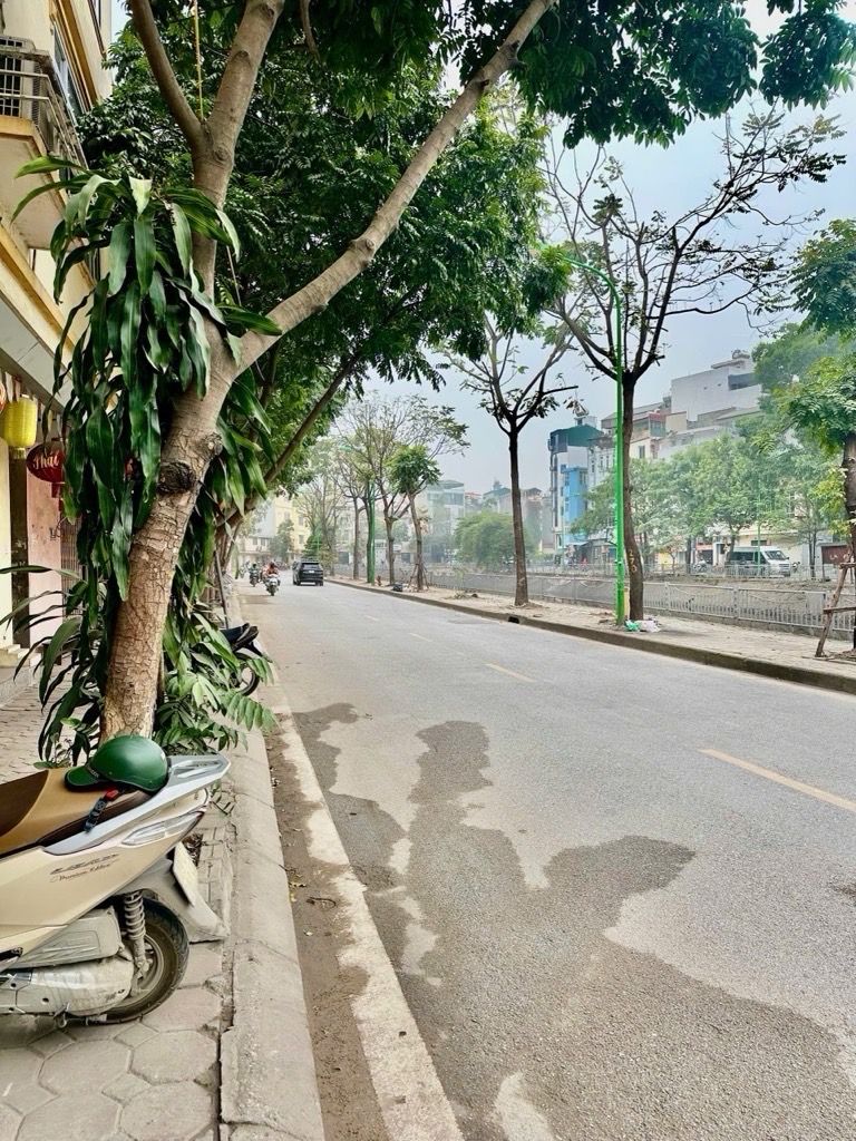 Bán nhà Phan Đình Giót - diện tích 37.8m2 5 tầng - Ô tô tránh - giá 11,7 tỷ