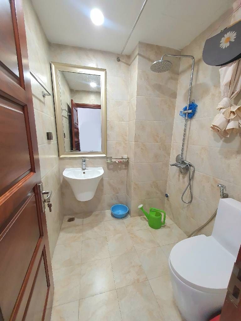 Bán nhà Nguyễn Khoái - diện tích 30.5m2 5 tầng - Mặt phố, Gara oto, vừa ở vừa kinh doanh - giá 11,6 tỷ