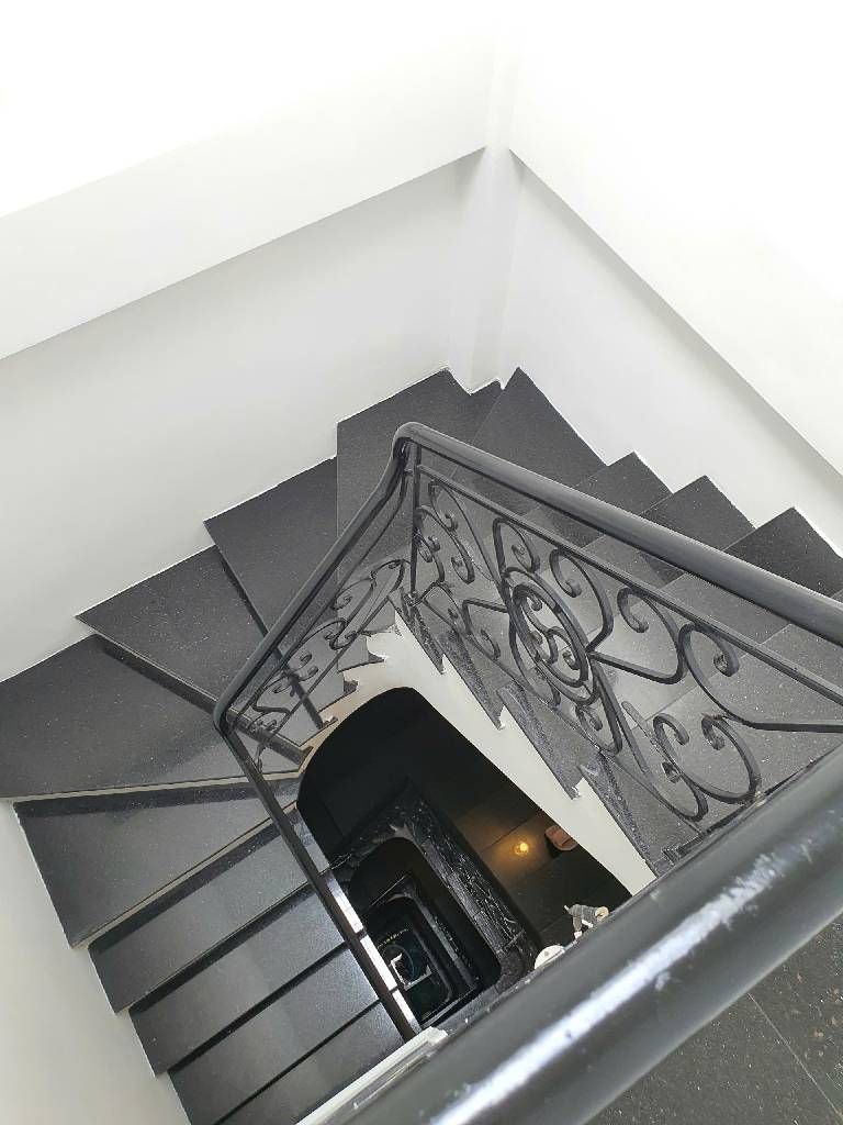 Bán nhà Nguyễn Khoái - diện tích 30.5m2 5 tầng - Mặt phố, Gara oto, vừa ở vừa kinh doanh - giá 11,6 tỷ