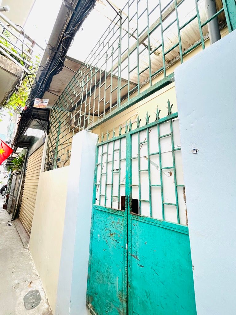 Bán nhà Nguyễn Khoái - diện tích 40m2 2 tầng - Đủ công năng - giá 4,5 tỷ