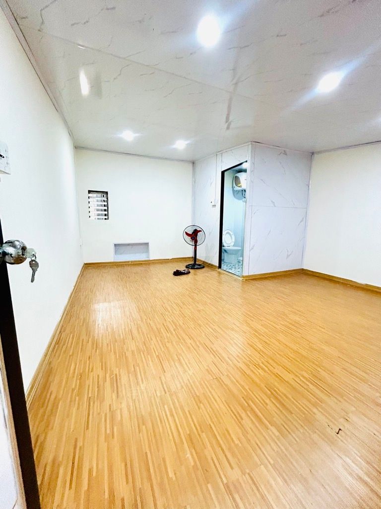 Bán nhà Nguyễn Khoái - diện tích 40m2 2 tầng - Đủ công năng - giá 4,5 tỷ