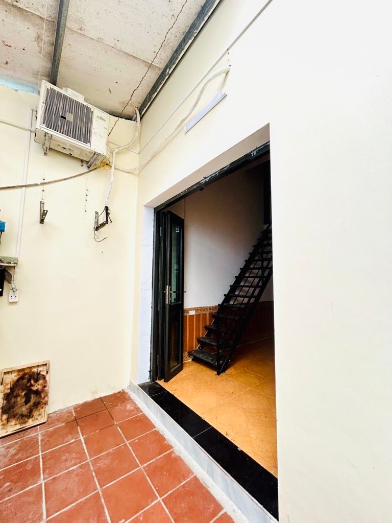 Bán nhà Nguyễn Khoái - diện tích 40m2 2 tầng - Đủ công năng - giá 4,5 tỷ