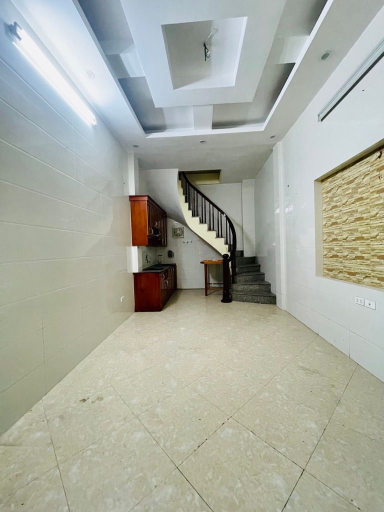 Bán nhà ngõ Kiến Thiết - diện tích 23m2 5 tầng - Nhà dân xây chắc chắn - giá 6,3 tỷ