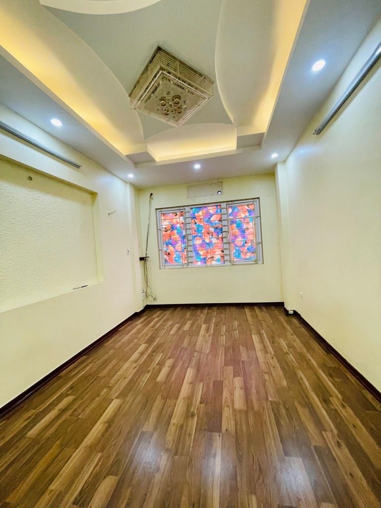 Bán nhà ngõ Kiến Thiết - diện tích 23m2 5 tầng - Nhà dân xây chắc chắn - giá 6,3 tỷ