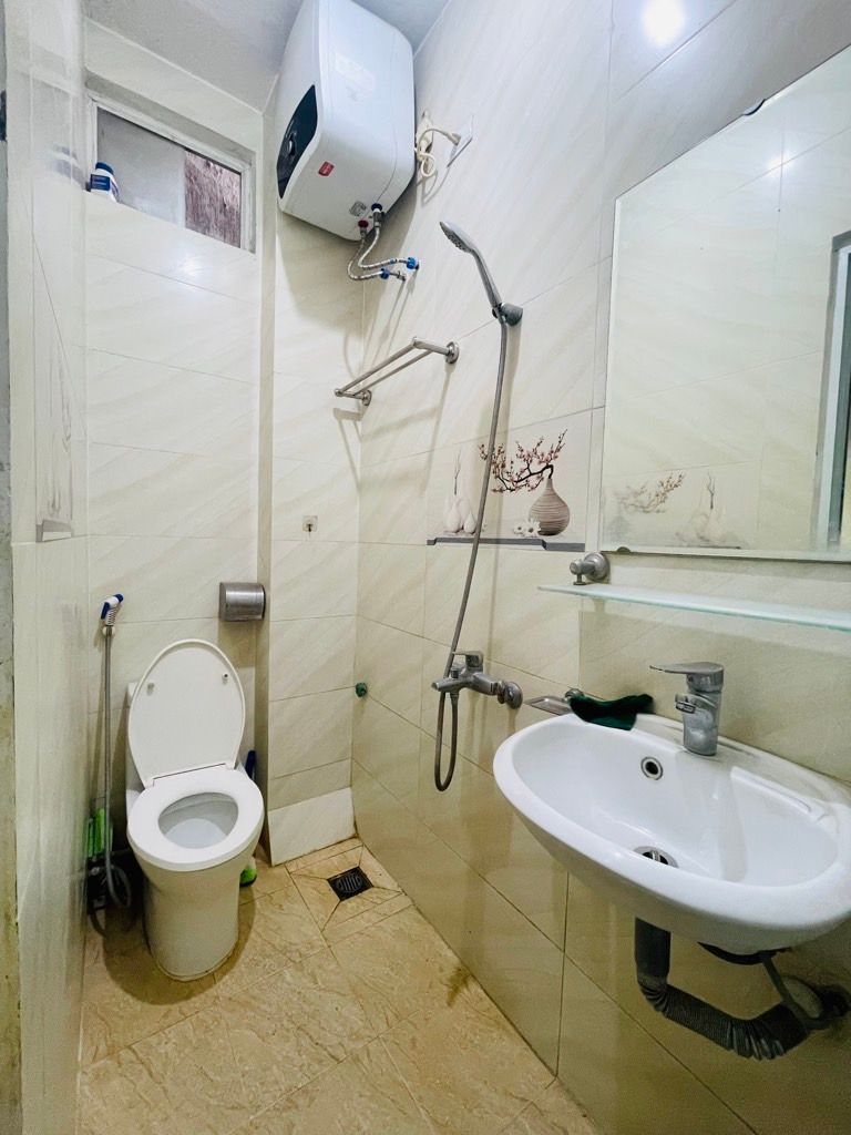 Bán nhà ngõ Kiến Thiết - diện tích 23m2 5 tầng - Nhà dân xây chắc chắn - giá 6,3 tỷ