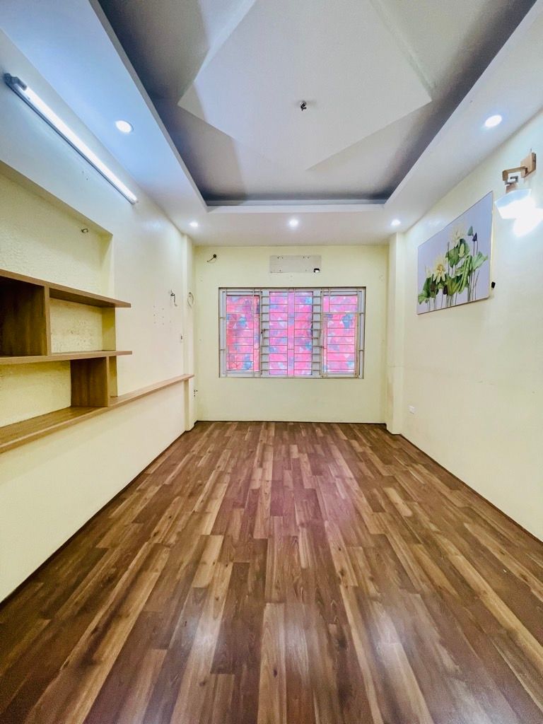 Bán nhà ngõ Kiến Thiết - diện tích 23m2 5 tầng - Nhà dân xây chắc chắn - giá 6,3 tỷ