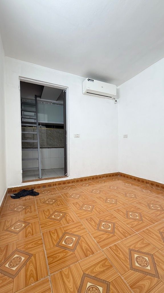 Bán nhà Tân Mai - diện tích 15m2 6 tầng - Ngõ thông phân lô - giá 3,15 tỷ