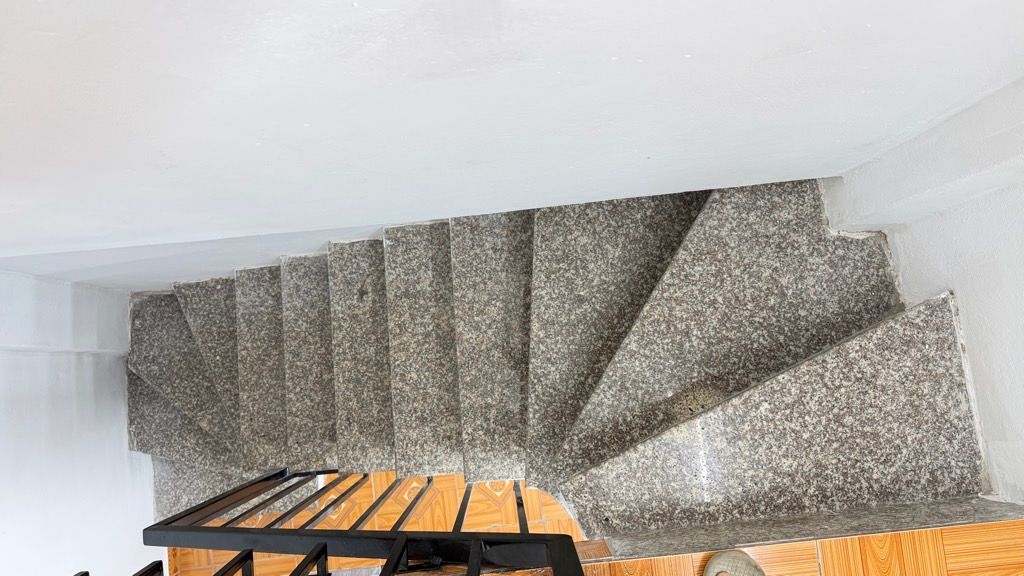 Bán nhà Tân Mai - diện tích 15m2 6 tầng - Ngõ thông phân lô - giá 3,15 tỷ