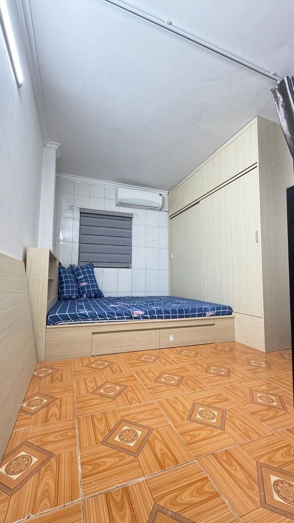 Bán nhà Tân Mai - diện tích 15m2 6 tầng - Ngõ thông phân lô - giá 3,15 tỷ