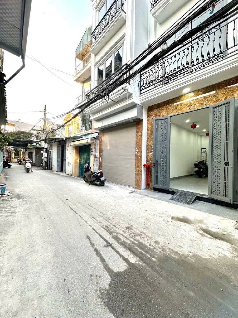 Bán nhà Ngọc Hồi - diện tích 67m2 6 tầng - ô tô đỗ cửa - giá 14,5 tỷ