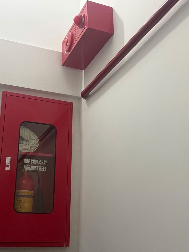 Bán nhà Ngọc Hồi - diện tích 67m2 6 tầng - ô tô đỗ cửa - giá 14,5 tỷ