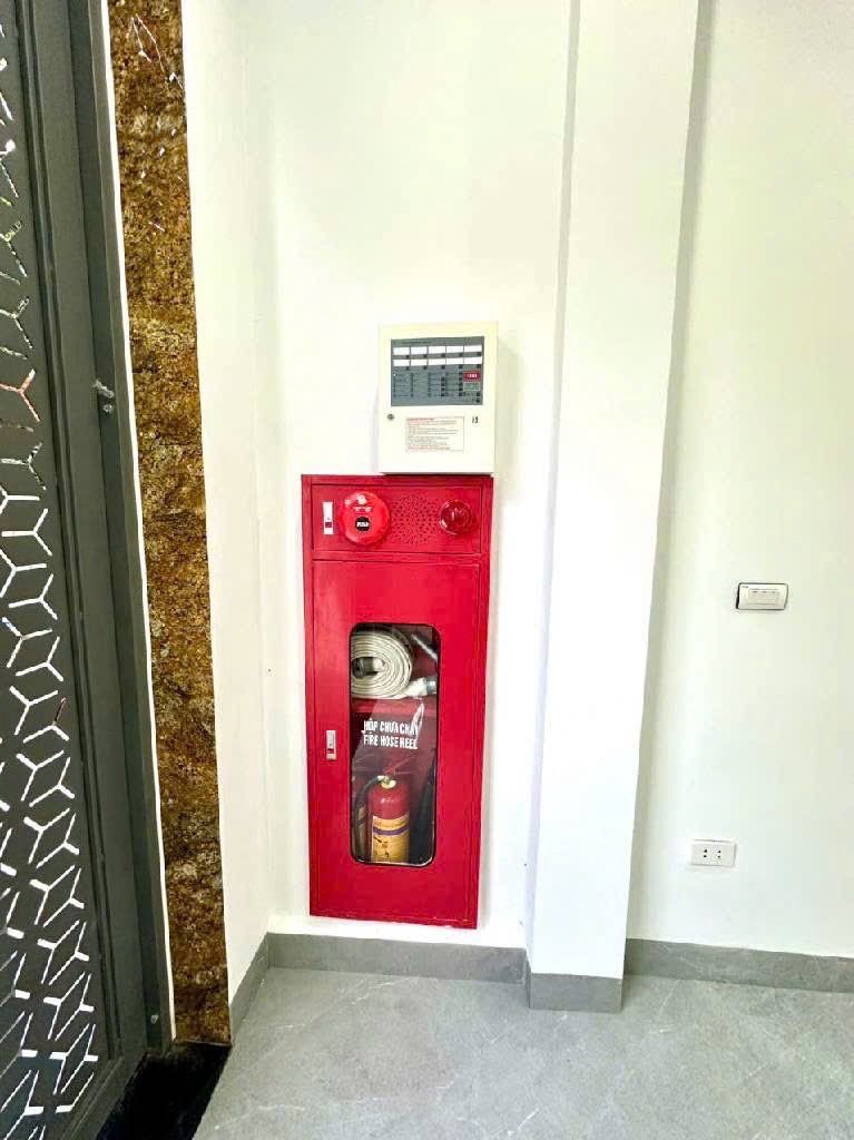 Bán nhà Ngọc Hồi - diện tích 67m2 6 tầng - ô tô đỗ cửa - giá 14,5 tỷ