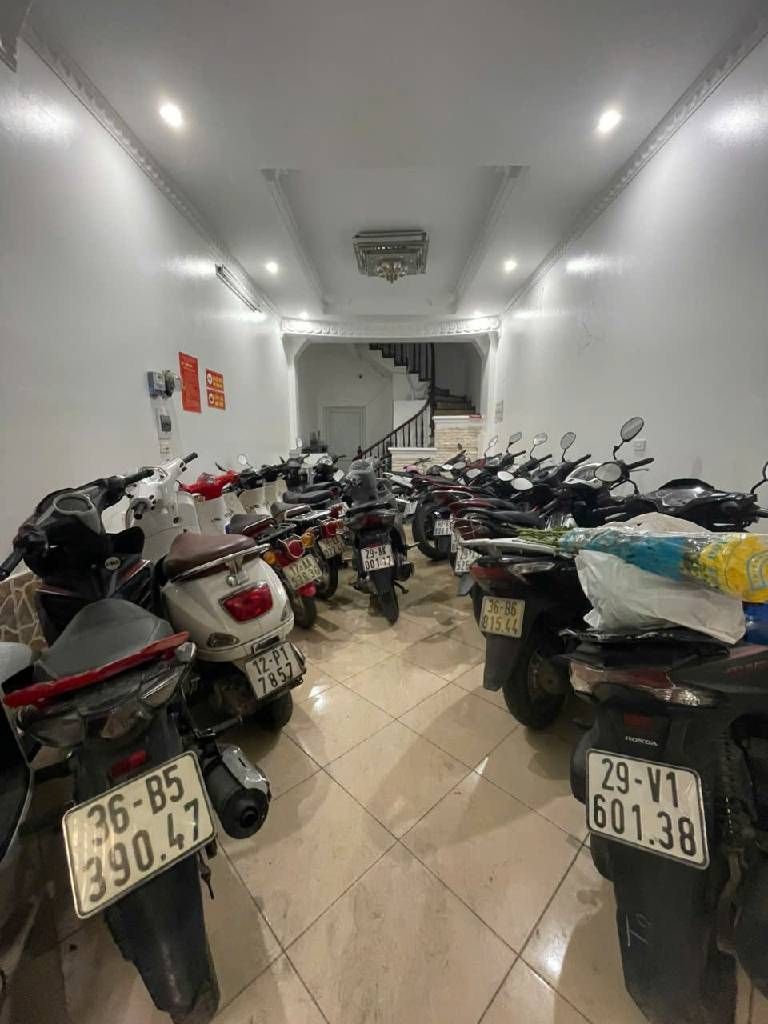 Bán nhà Tân Mai - diện tích 71m2 6 tầng - Ô Tô Đỗ Cửa - giá 20,9 tỷ