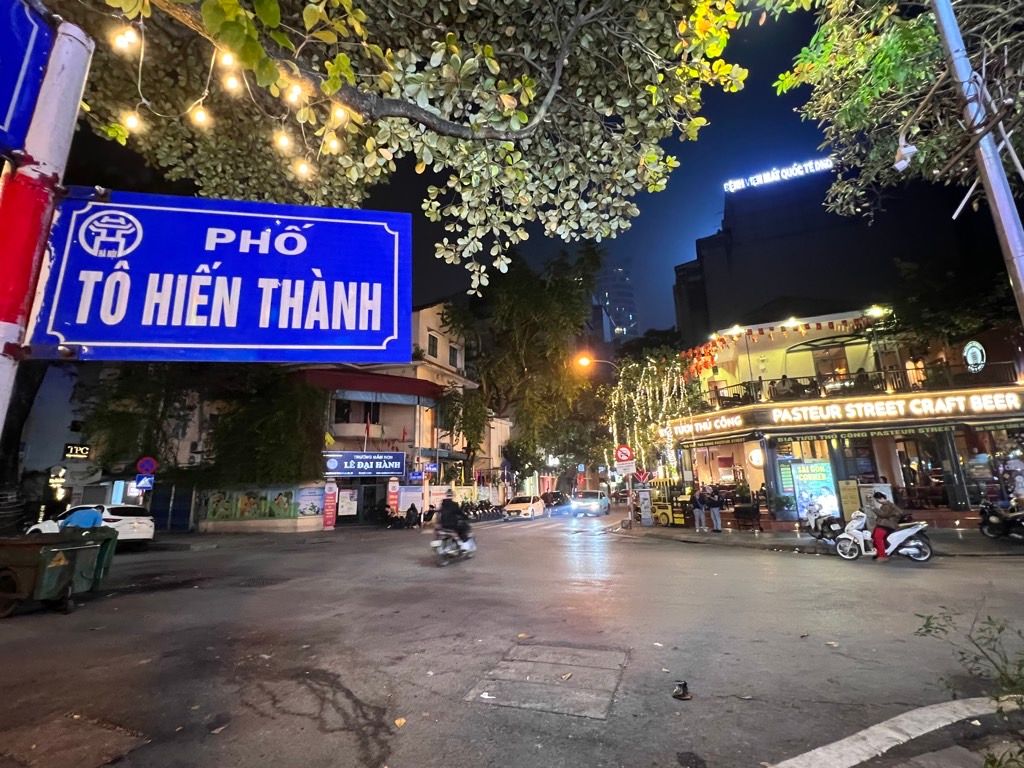 Bán nhà Tô Hiến Thành - diện tích 32m2 3 tầng - Nhà cách mặt phố khoảng 8m - giá 11,9 tỷ