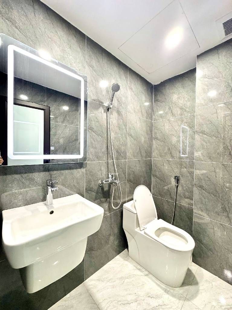 Bán nhà Lê Thanh Nghị - diện tích 26m2 6 tầng - Lô góc, kinh doanh - giá 11,8 tỷ