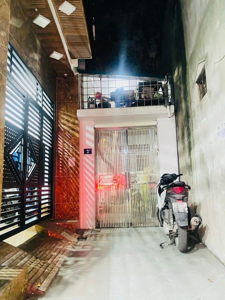 Bán nhà Minh Khai - diện tích 97m2 3 tầng - Lô góc, gần ô tô - giá 17,9 tỷ