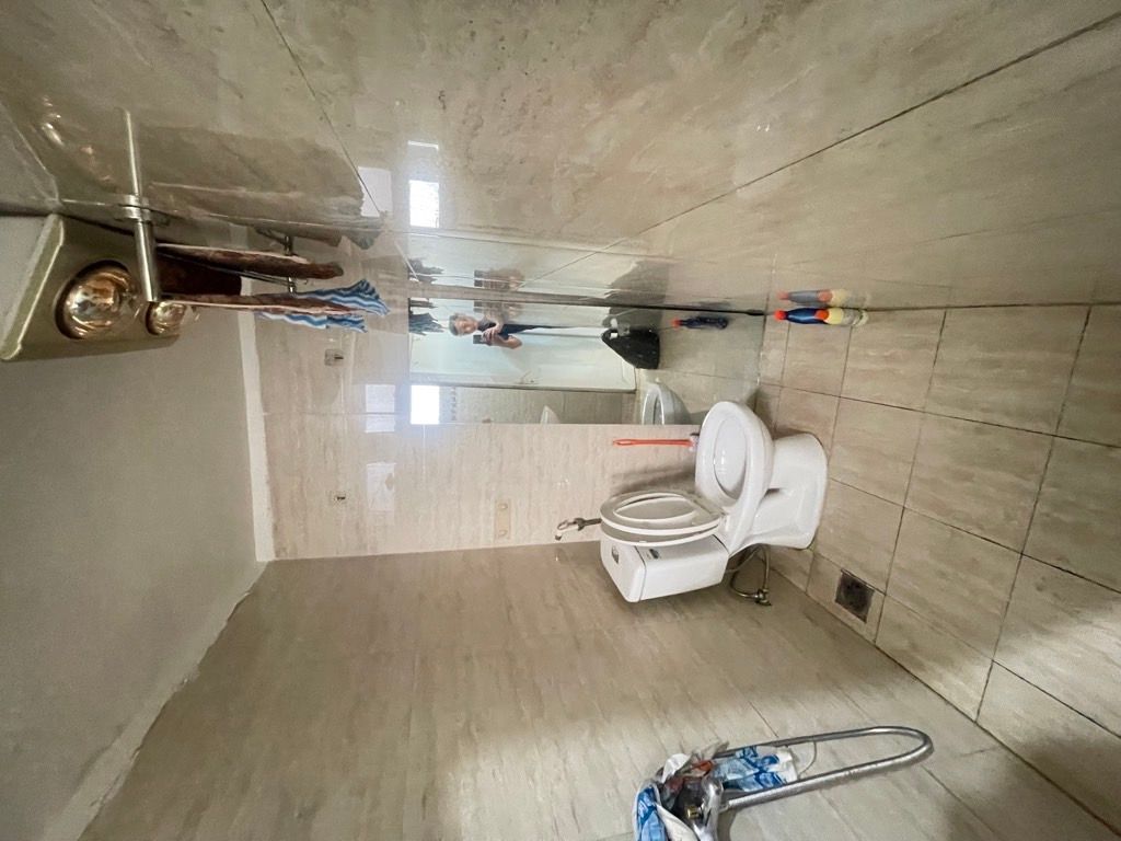 Bán nhà Hoàng Đạo Thành - diện tích 46m2 1 tầng - Sổ đỏ cả toà nhà - giá 2,45 tỷ