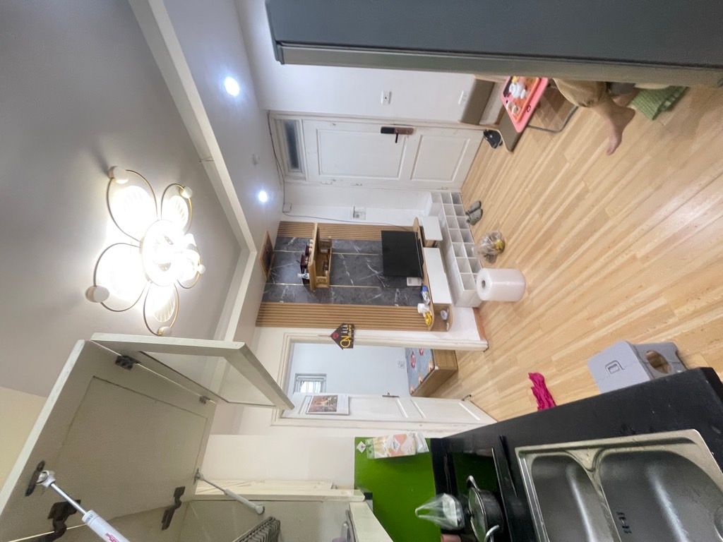 Bán nhà Hoàng Đạo Thành - diện tích 46m2 1 tầng - Sổ đỏ cả toà nhà - giá 2,45 tỷ