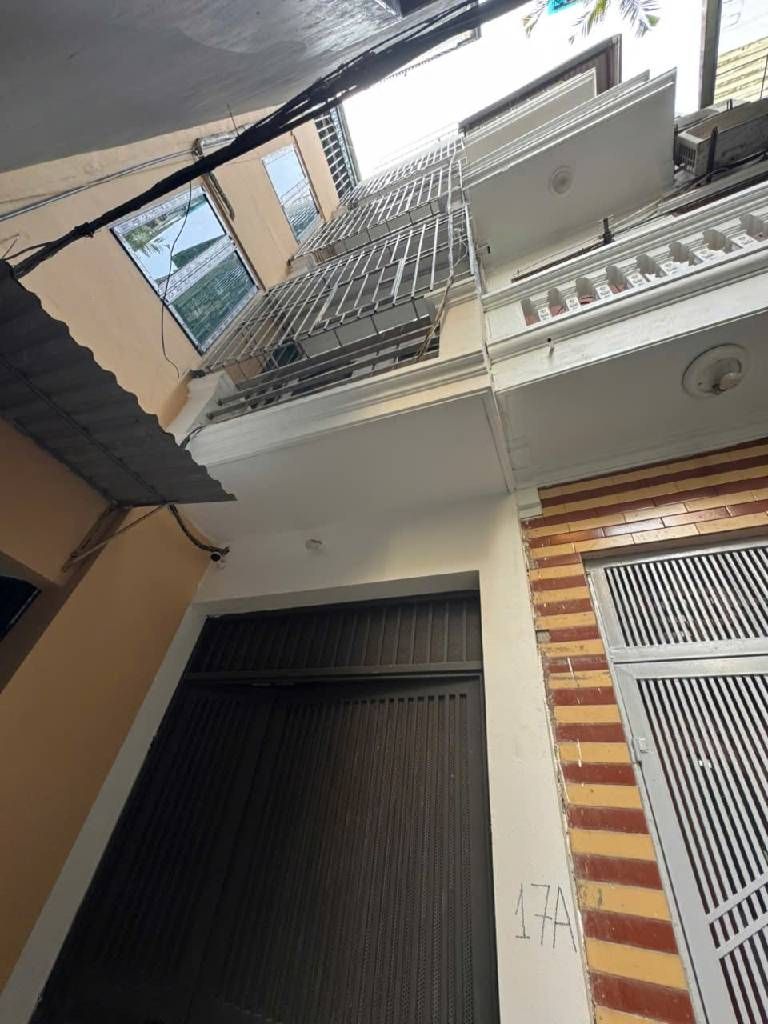 Bán nhà Hòa Bình - diện tích 31m2 6 tầng - Dân xây, full nội thất - giá 8,95 tỷ