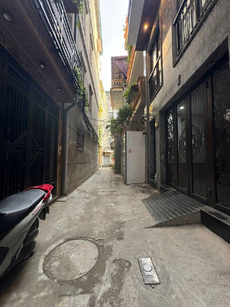 Bán nhà Hòa Bình - diện tích 31m2 6 tầng - Dân xây, full nội thất - giá 8,95 tỷ