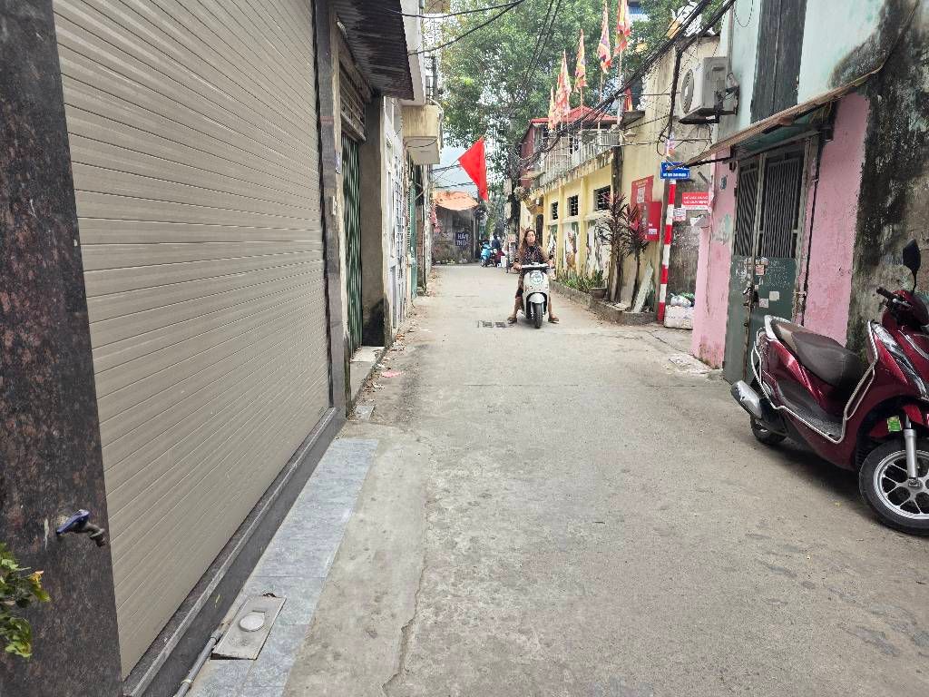 Bán nhà Định Công Thượng - diện tích 39.5m2 2 tầng - HÀNG CĐC - giá 4,1 tỷ