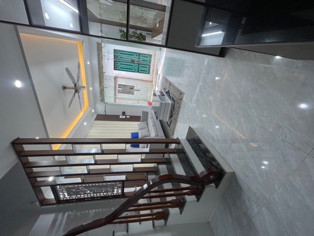 Bán nhà Nguyễn Khoái - diện tích 30m2 5 tầng - Ngõ 3 gác vào tận cửa - giá 6,98 tỷ